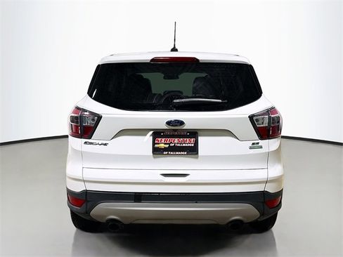 Used 2017 Ford Escape SE image 5