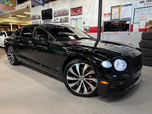 Used 2022 Bentley Flying Spur V8 AWD/4WD image 1