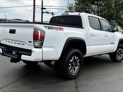 Used 2023 Toyota Tacoma TRD Off-Road w/ TRD Premium Off Road Package AWD/4WD image 6