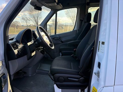 Used 2016 Mercedes-Benz Sprinter 2500 image 11
