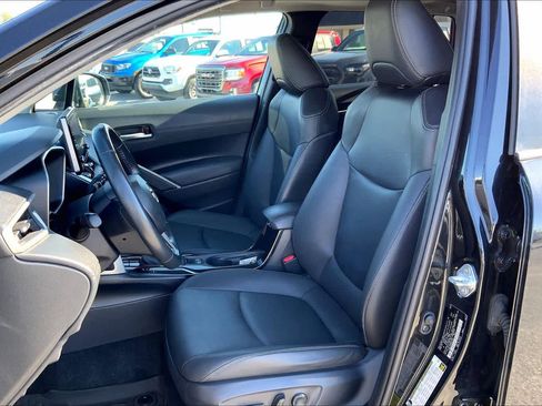 Used 2022 Toyota Corolla Cross XLE image 7