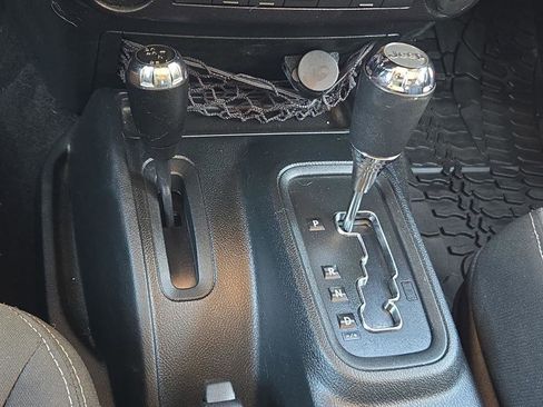 Used 2016 Jeep Wrangler Unlimited Sahara w/ Connectivity Group image 26