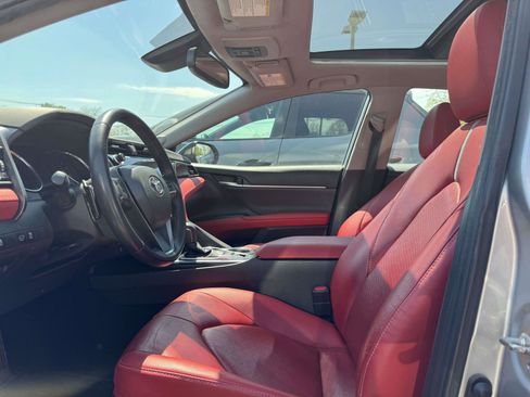 Used 2019 Toyota Camry XSE w/ Navigation Package FWD image 12