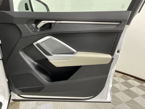 Used 2024 Audi Q3 2.0T Premium w/ Convenience Package image 21