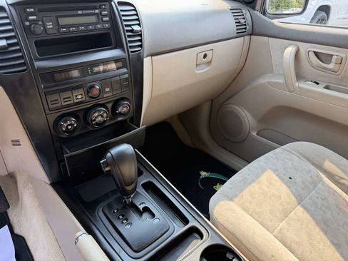 Used 2005 Kia Sorento 2WD image 17