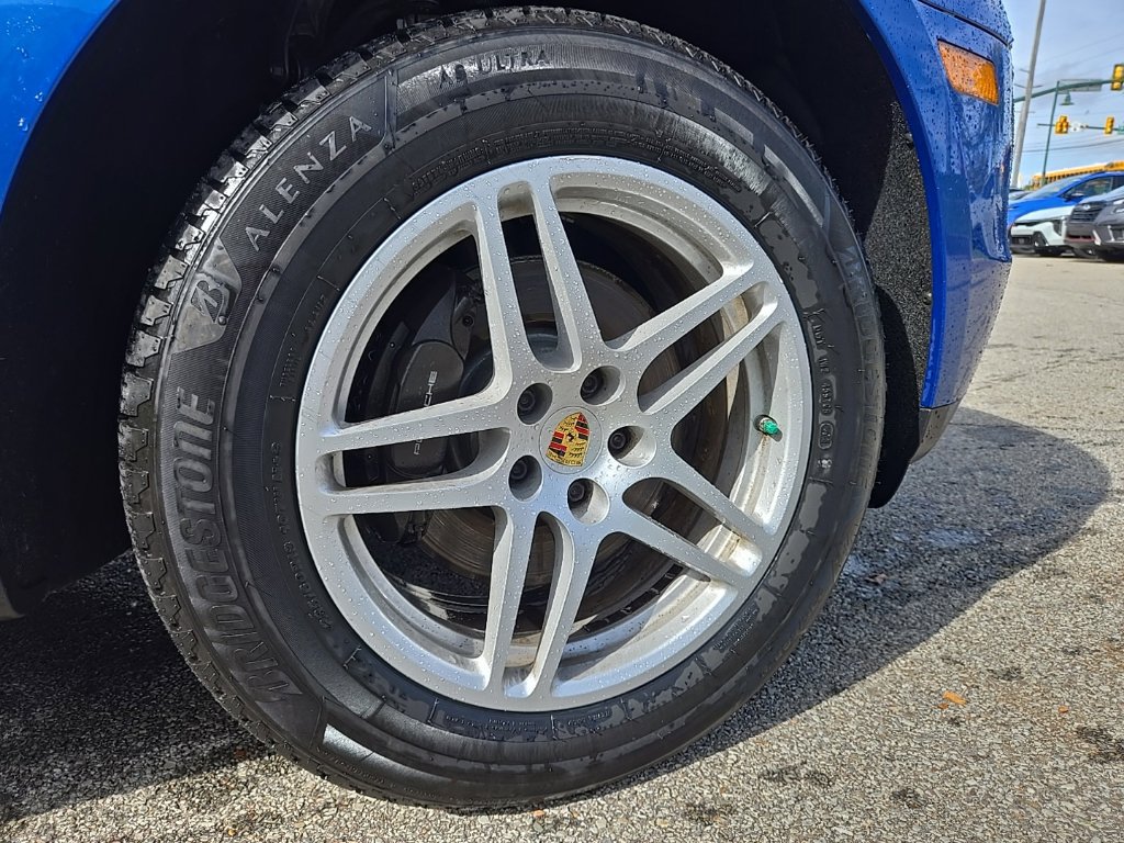 Used 2018 Porsche Macan Sport Edition AWD/4WD image 6