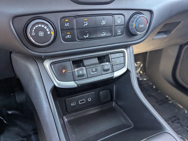 Used 2023 GMC Terrain SLE FWD image 27