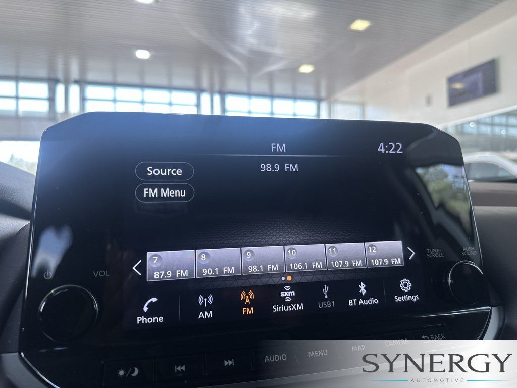 Used 2023 Nissan Rogue SL w/ SL Premium Package FWD image 13