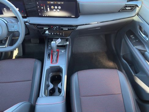 New 2026 Nissan Kicks SR image 16