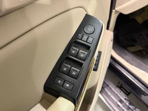 Used 2017 GMC Yukon XL Denali w/ Open Road Package AWD/4WD image 14