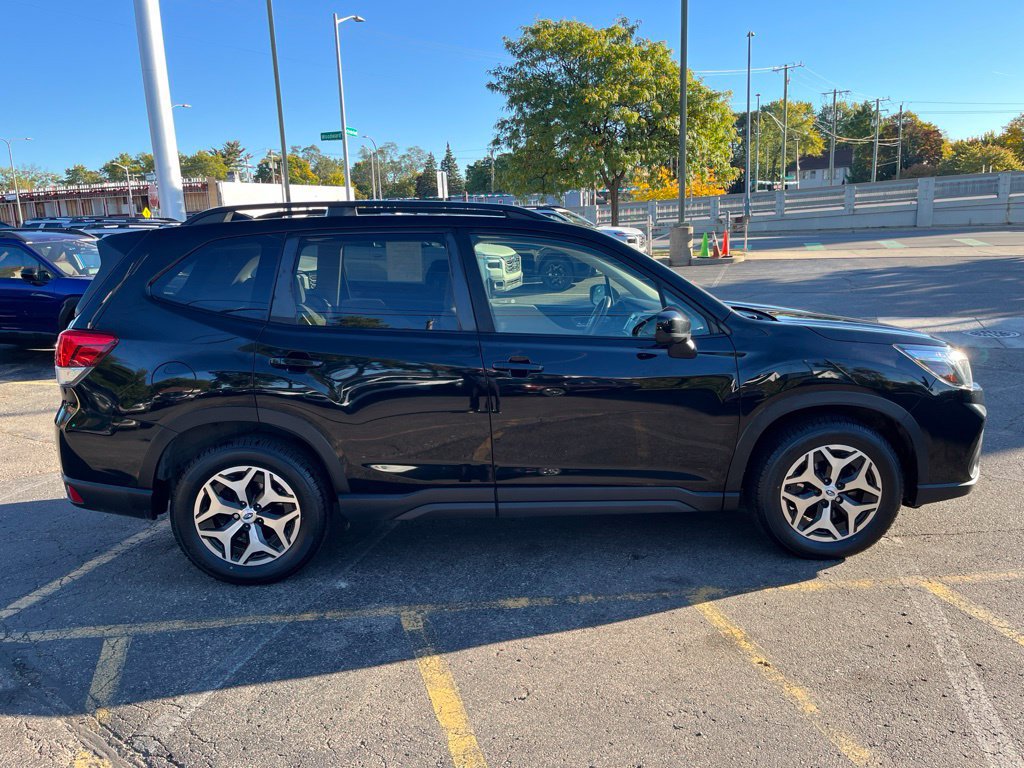Used 2020 Subaru Forester Premium AWD/4WD image 2