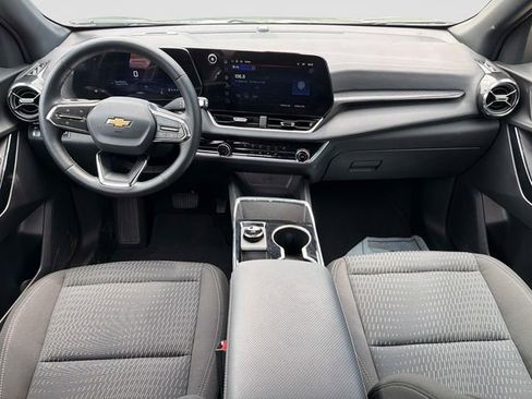 Used 2026 Chevrolet Equinox LT FWD image 16