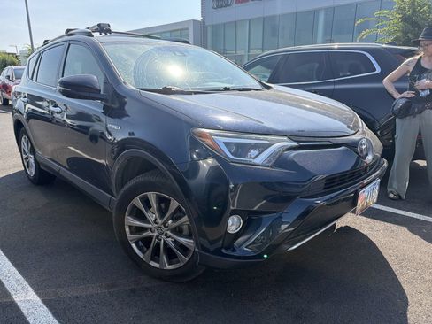 Used 2018 Toyota RAV4 Limited w/ Advanced Technology Package AWD/4WD image 2