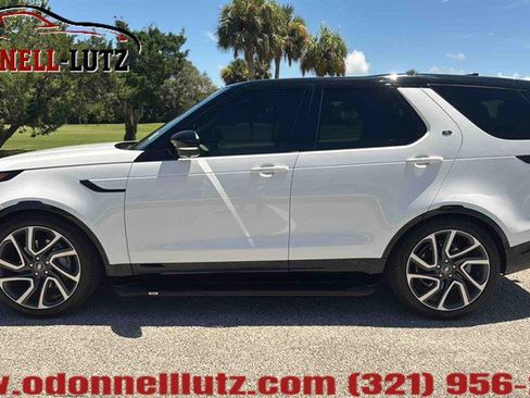Used 2024 Land Rover Discovery Dynamic SE AWD/4WD image 3