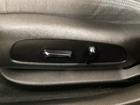 Used 2018 Chevrolet Cruze LT w/ Convenience Package image 14