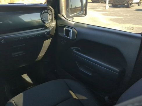 Used 2022 Jeep Wrangler Unlimited Sport image 18