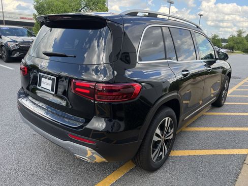 Used 2025 Mercedes-Benz GLB 250 image 9