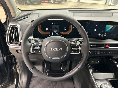 New 2025 Kia Sorento EX image 13