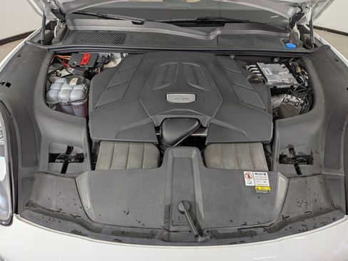 Certified 2023 Porsche Cayenne AWD/4WD image 26