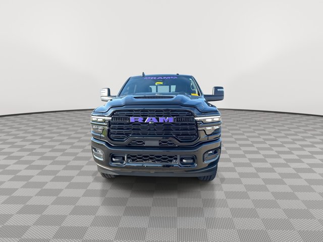 Used 2025 RAM 2500 Laramie AWD/4WD image 4