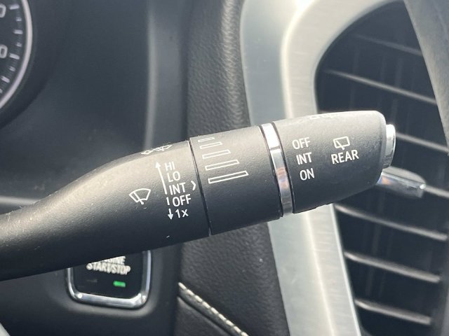 Used 2023 GMC Acadia SLE FWD image 41