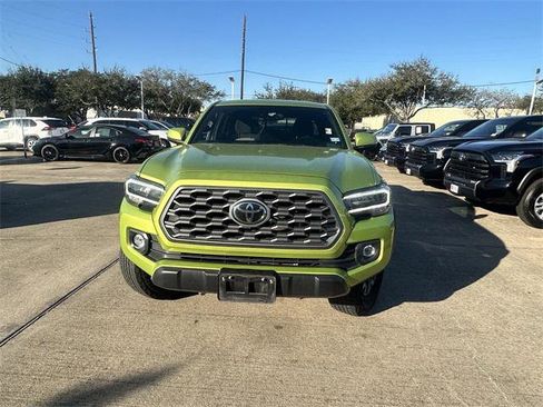 Certified 2023 Toyota Tacoma TRD Off-Road image 2
