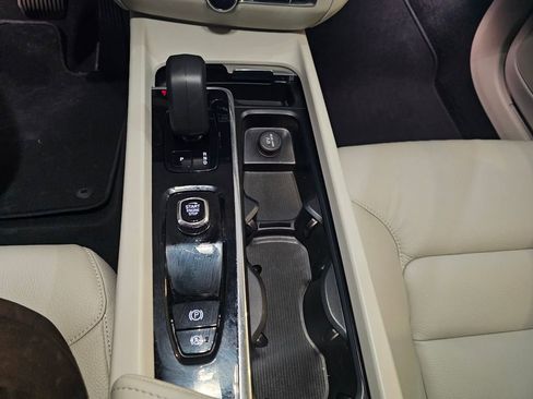 Certified 2024 Volvo V60 B5 Cross Country Plus image 25