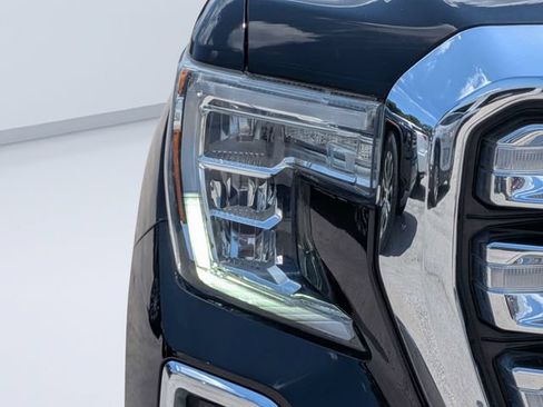 Used 2019 GMC Sierra 1500 SLT w/ SLT Premium Package AWD/4WD image 9