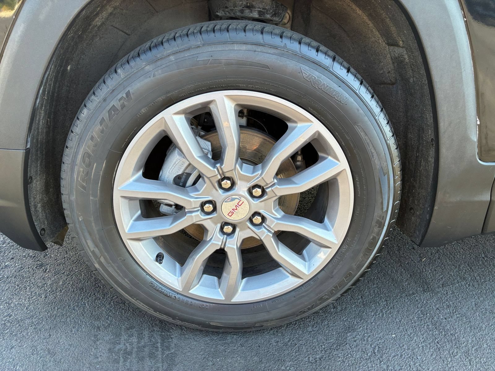 Used 2024 GMC Terrain SLT AWD/4WD image 29