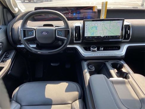 New 2025 Ford Expedition Max Platinum w/ Driver's Package image 8