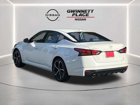Used 2024 Nissan Altima 2.5 SR FWD image 22