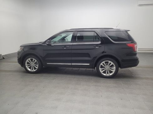 Used 2018 Ford Explorer XLT w/ Equipment Group 202A AWD/4WD image 3