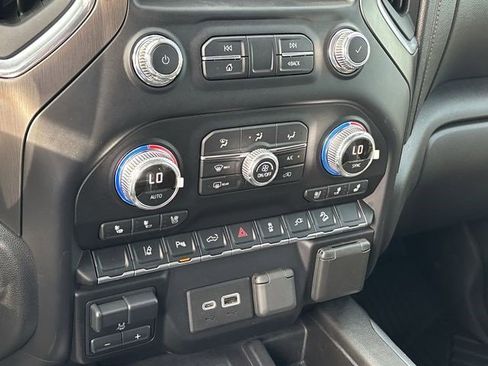 Used 2020 GMC Sierra 2500 AT4 w/ AT4 Premium Package image 33