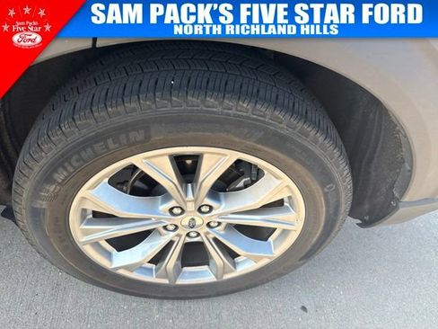 Used 2024 Ford Explorer XLT w/ Equipment Group 202A RWD image 7
