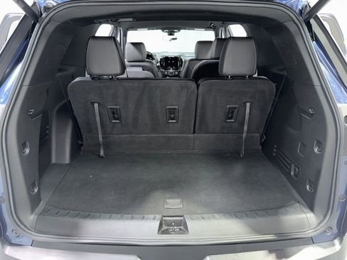 Used 2023 Chevrolet Traverse LT image 30