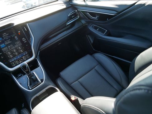 Used 2023 Subaru Outback Limited image 11