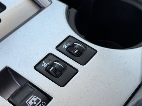 Used 2015 Toyota 4Runner Limited image 16