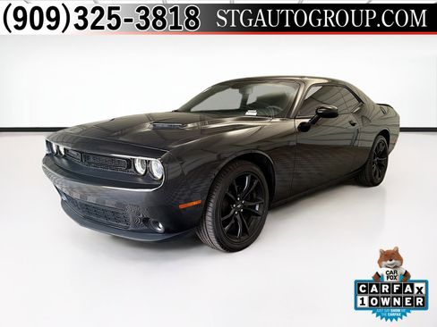 Used 2018 Dodge Challenger SXT w/ Blacktop Package RWD image 1