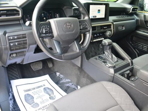 Used 2025 Toyota Tacoma SR AWD/4WD image 10