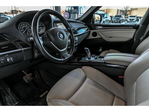 Used 2011 BMW X5 xDrive50i image 2