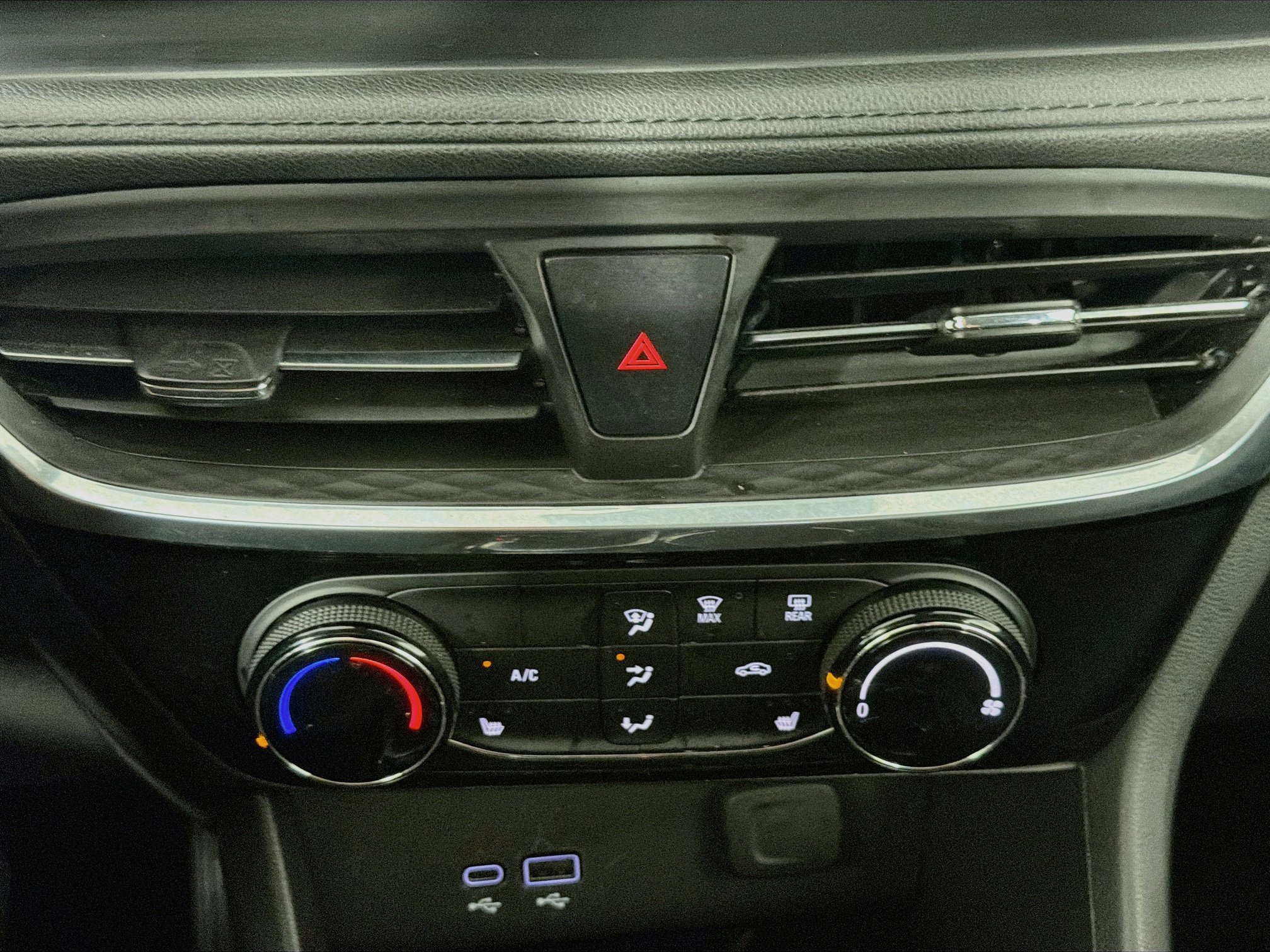 Used 2024 Buick Encore GX Sport Touring w/ Experience Buick Package FWD image 24
