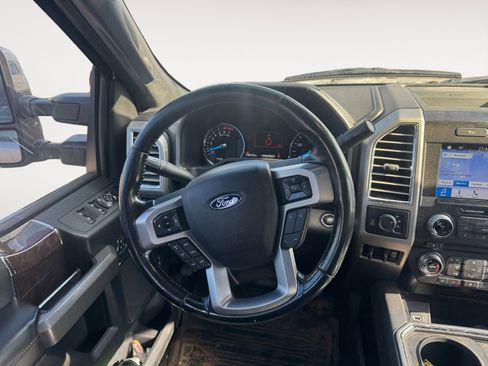 Used 2017 Ford F250 Platinum w/ FX4 Off-Road Package image 12