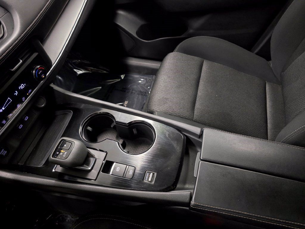 Used 2025 Nissan Rogue SV FWD image 23