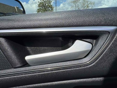 Used 2021 Ford Edge Titanium image 33