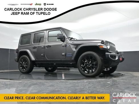 Used 2025 Jeep Wrangler Unlimited Sahara w/ Safety Group AWD/4WD image 53
