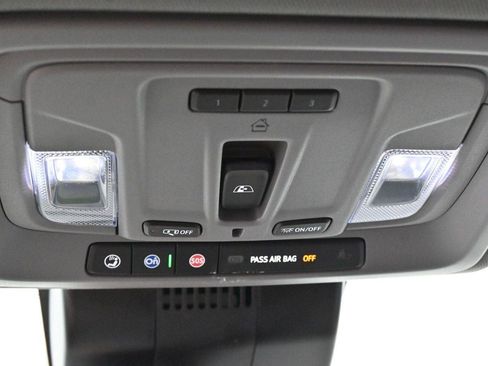 Used 2025 Chevrolet Silverado 1500 LT Trail Boss w/ Convenience Package II AWD/4WD image 28