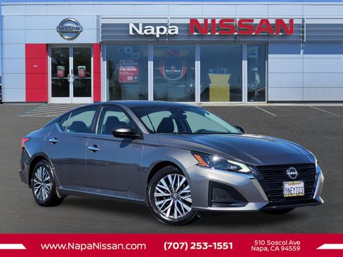 Certified 2024 Nissan Altima 2.5 SV FWD image 1