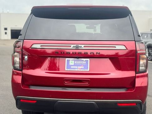 Used 2022 Chevrolet Suburban RST w/ Luxury Package AWD/4WD image 3
