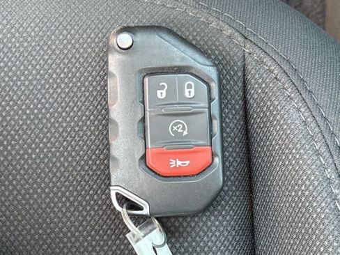 Used 2022 Jeep Gladiator Sport AWD/4WD image 22