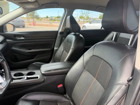 Used 2021 Nissan Altima 2.5 SR FWD image 16